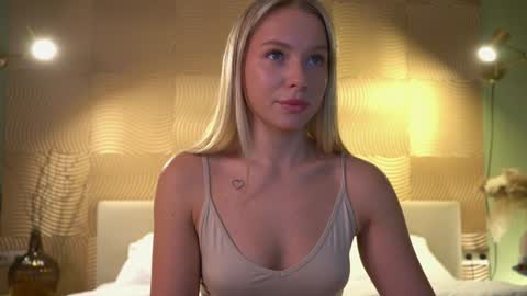 Candice Snow online show from 12.08.24