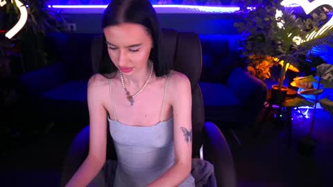 snow_whiteeex online show from 01.14.25