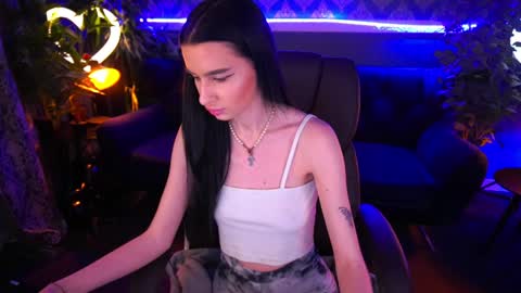 snow_whiteeex online show from 01.24.25