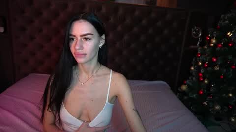 snow_whiteeex online show from 12.22.25