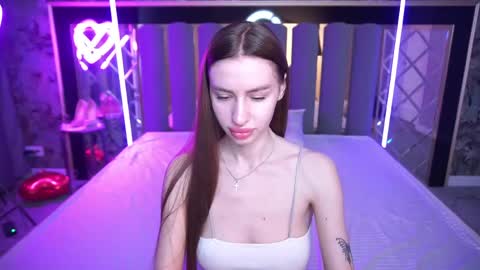 snow_whiteeex online show from 04.14.26