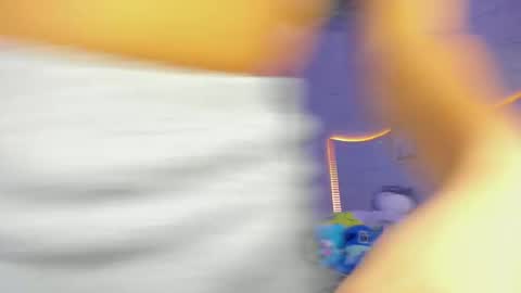 Snapshot of snowbabyxox chatting on 11.17.25 snowbabyxox online show from 11.17.25