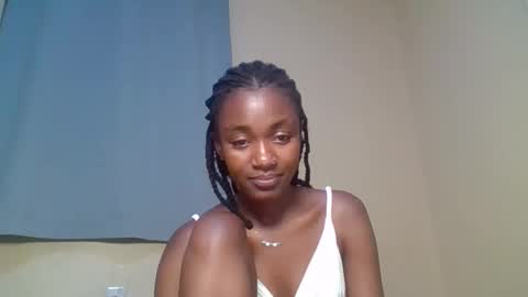 Snapshot of snowie_eyes chatting on 11.05.25 Snowie eyes online show from 11.05.25