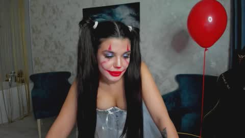 snowingwinter online show from 10.17.25