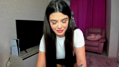 snowingwinter online show from 12.20.25