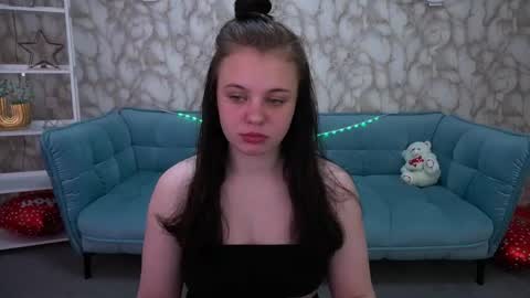 Snapshot of snowwhite_bella chatting on 04.24.26 snowwhite_bella online show from 04.24.26