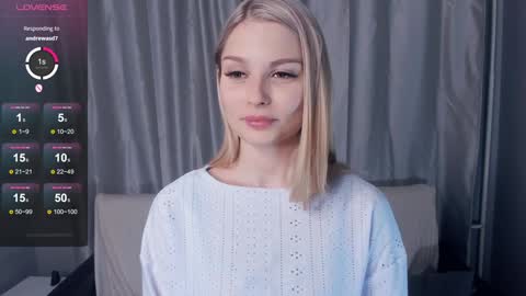 Snapshot of so__sweet chatting on 01.17.25 Alice - Birthday Girl online show from 01.17.25