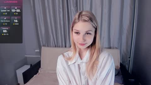 Snapshot of so__sweet chatting on 01.18.25 Alice - Birthday Girl online show from 01.18.25