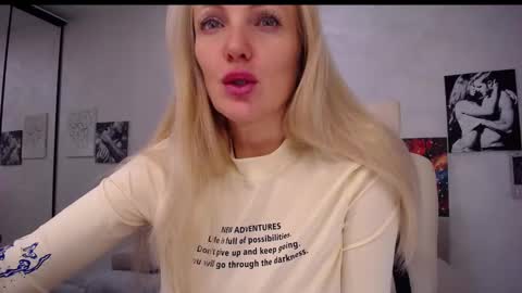 Monna online show from 01.15.25