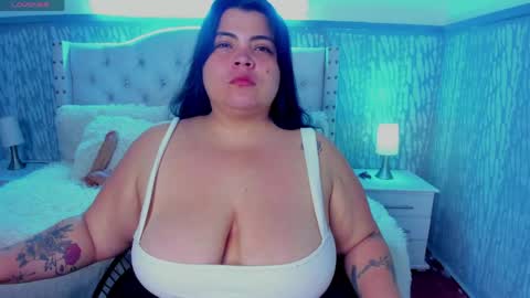 Snapshot of sobigcurvy44 chatting on 05.01.26 leidy online show from 05.01.26