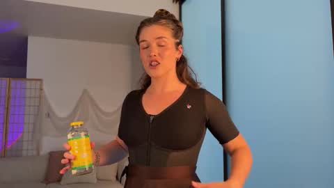 Julia    online show from 10.27.25