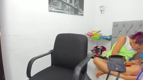 SOFI AND SANTY online show from 11.26.25