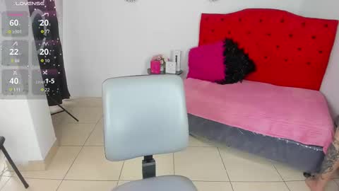 Snapshot of sofi_f_w chatting on 09.26.25 Sofi online show from 09.26.25