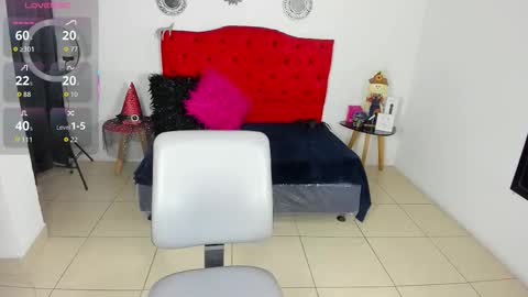 Snapshot of sofi_f_w chatting on 10.09.25 Sofi online show from 10.09.25