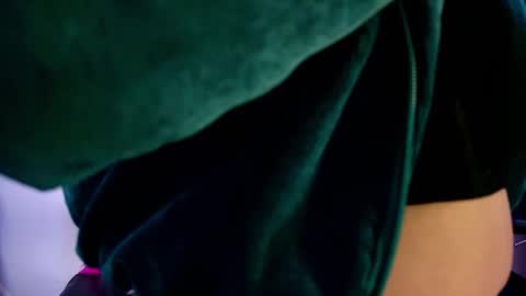 Sofi Noa online show from 11.17.25