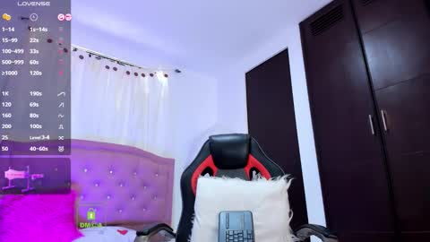 Snapshot of sofi_ruiz_ chatting on 09.18.25 Sofia online show from 09.18.25