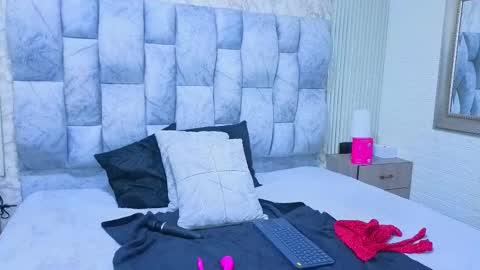 sofia gutierrez   online show from 11.08.25