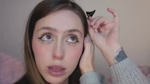     online show from 11.06.25