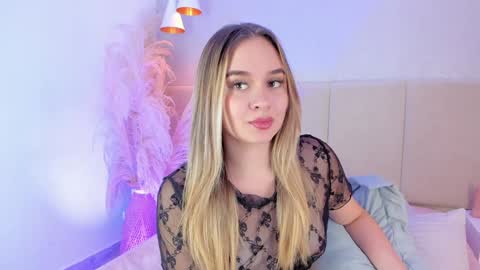 Snapshot of sofia_pamela chatting on 01.14.25 SOFIA PAMELA online show from 01.14.25