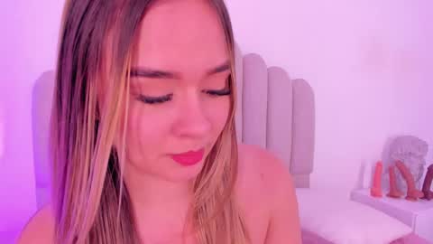 Snapshot of sofia_pamela chatting on 02.21.25 SOFIA PAMELA online show from 02.21.25