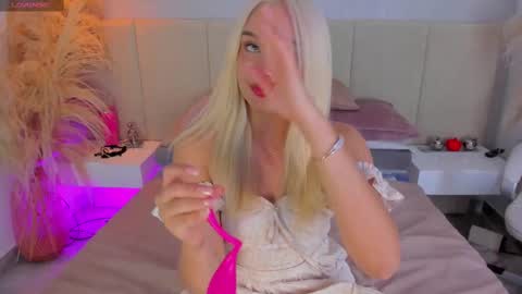 Snapshot of sofia_pamela chatting on 09.08.25 SOFIA PAMELA online show from 09.08.25