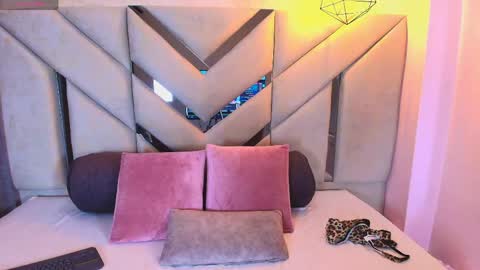 Snapshot of sofia_pamela_ chatting on 06.04.26 online show from 06.04.26