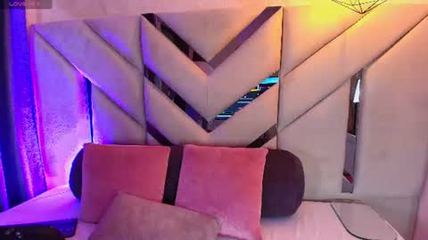 Snapshot of sofia_pamela_ chatting on 06.20.26 online show from 06.20.26