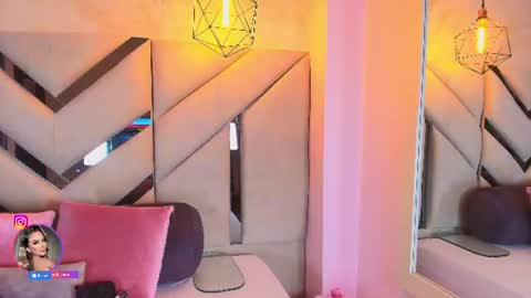 Snapshot of sofia_pamela_ chatting on 06.22.26 online show from 06.22.26