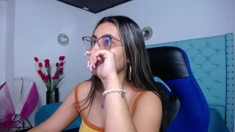 Snapshot of sofiaasexy19 chatting on 04.01.26 Sofia online show from 04.01.26