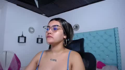 Snapshot of sofiaasexy19 chatting on 04.18.26 Sofia online show from 04.18.26