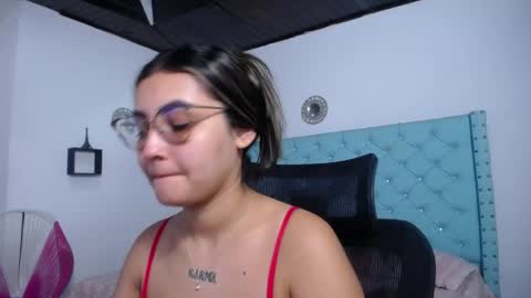 Snapshot of sofiaasexy19 chatting on 04.19.26 Sofia online show from 04.19.26