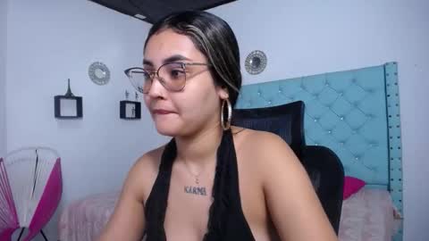 Snapshot of sofiaasexy19 chatting on 04.30.26 Sofia online show from 04.30.26