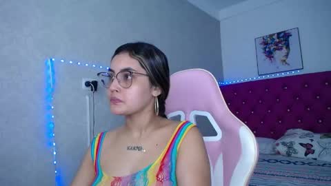Snapshot of sofiaasexy19 chatting on 05.12.26 Sofia online show from 05.12.26