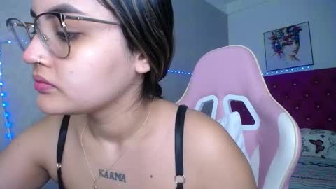Snapshot of sofiaasexy19 chatting on 05.13.26 Sofia online show from 05.13.26