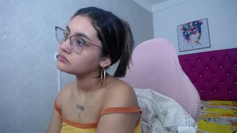 Snapshot of sofiaasexy19 chatting on 05.26.26 Sofia online show from 05.26.26