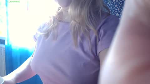 Snapshot of sofiabaileys chatting on 03.05.25    Sofia      welcome to my room      online show from 03.05.25