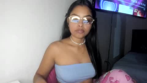 Snapshot of sofiacandy17 chatting on 10.25.25 Danna Sofia online show from 10.25.25