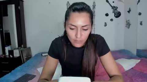 Snapshot of sofiacruz16 chatting on 12.31.24 sofiacruz16 online show from 12.31.24