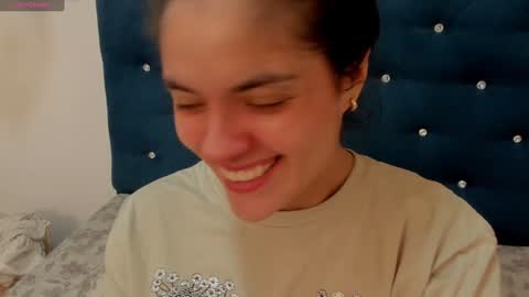 Snapshot of sofianesvat1 chatting on 02.08.25 Sofi - next broadcast today 1030pm Colombia time online show from 02.08.25