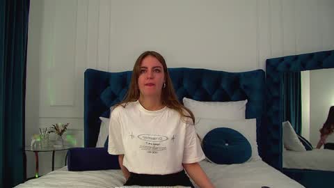 Snapshot of sofiasarvain chatting on 01.14.26 Sofia online show from 01.14.26