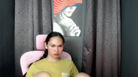 Snapshot of sofie_asian chatting on 02.04.25 JANA online show from 02.04.25