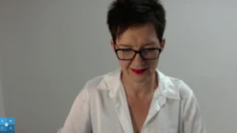 Sofie Velvet online show from 11.15.25