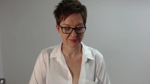 Sofie Velvet online show from 03.05.26