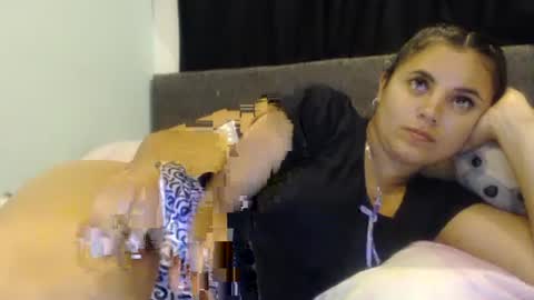 Snapshot of sofigarcia17 chatting on 02.25.25 sofi online show from 02.25.25