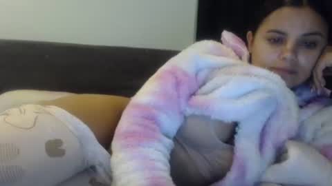 Snapshot of sofigarcia17 chatting on 10.01.25 sofi online show from 10.01.25