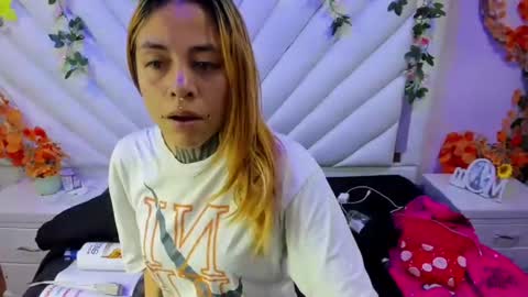 Snapshot of sofii_anal_ chatting on 09.23.25 sofii_anal_ online show from 09.23.25