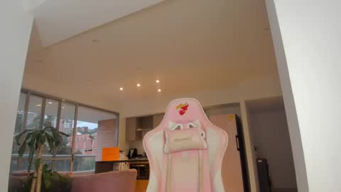    online show from 02.11.25