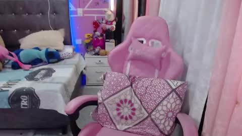 sofia Dreams online show from 01.16.25