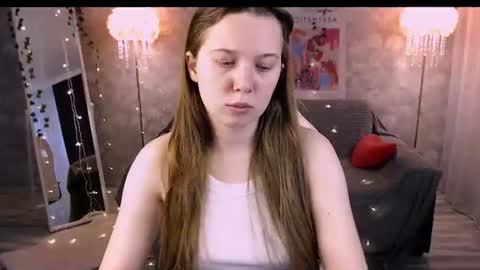 Snapshot of sofimayer chatting on 06.15.26 sofimayer online show from 06.15.26