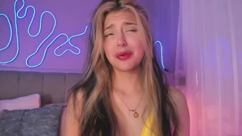 Snapshot of sofly_s chatting on 01.05.26 Sofi online show from 01.05.26